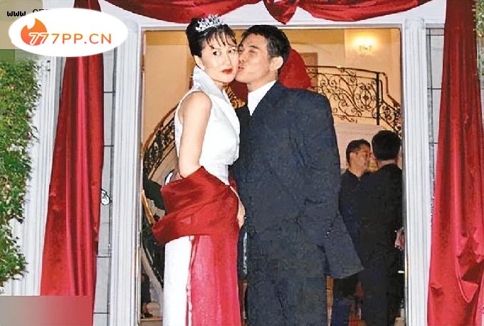 离婚25年，李连杰与前妻黄秋燕再度重逢，发生了怎样的故事？