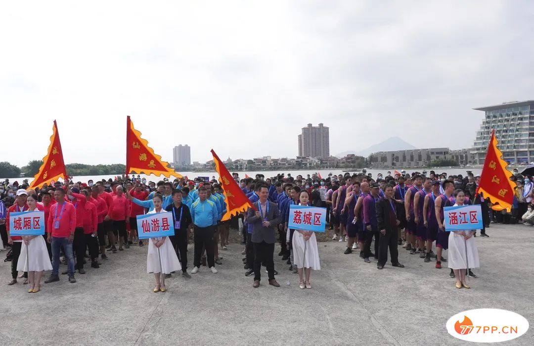 白塘湖中飞舟击水！市运会群众部龙舟赛决赛激情上演