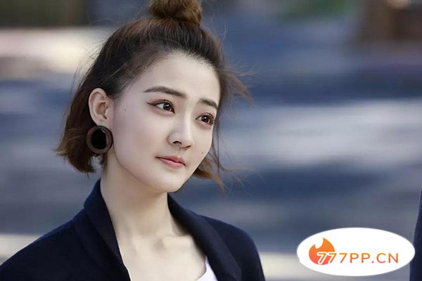 中国最美十大90后校花：迪丽热巴 古力娜扎 徐璐上榜