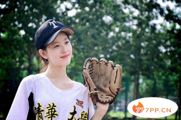 中国最美十大90后校花：迪丽热巴 古力娜扎 徐璐上榜